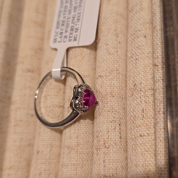 KOHLS STERLING SILVER LAB CREATED HEART SHAPED RUBY & WHITE SAPPHIRE RING SIZE 7 - Picture 15 of 16